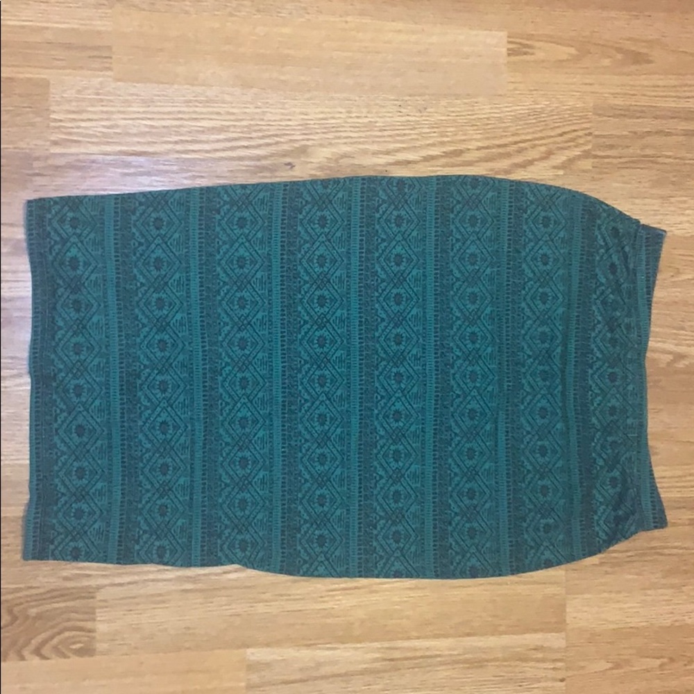 Green pencil skirt with black detailing/print